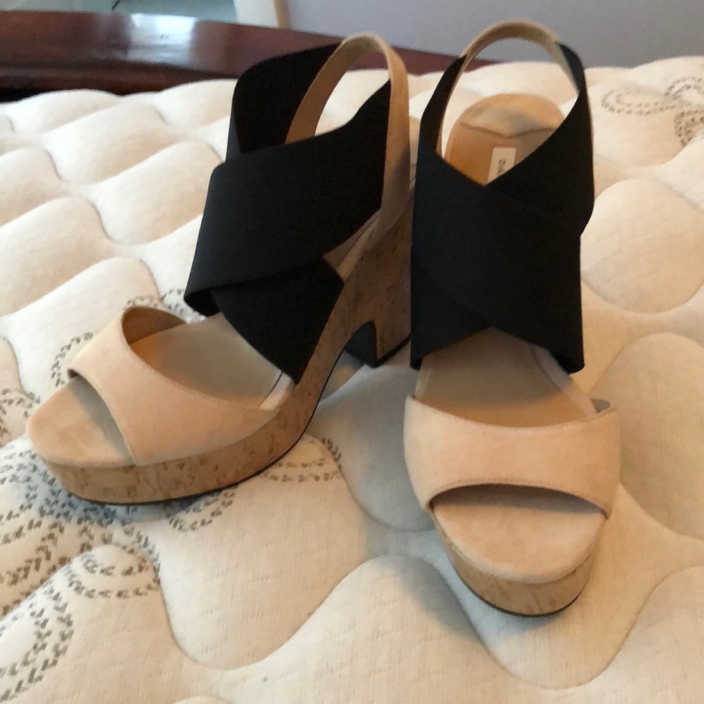 Diane Von Furstenberg heel. Super cute for summer!